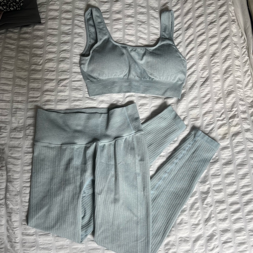 Workout Set - Picture 2 of 2